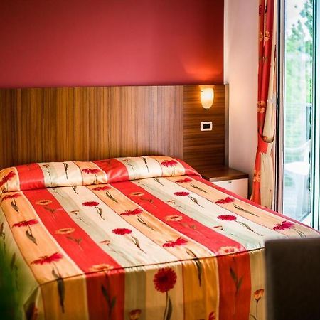 Hotel Vienna リニャーノ・サッビアドーロ エクステリア 写真